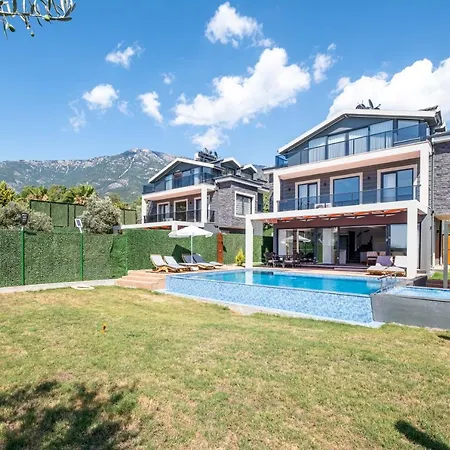 Willa Luxurylifevillas 1-2-3-4 *